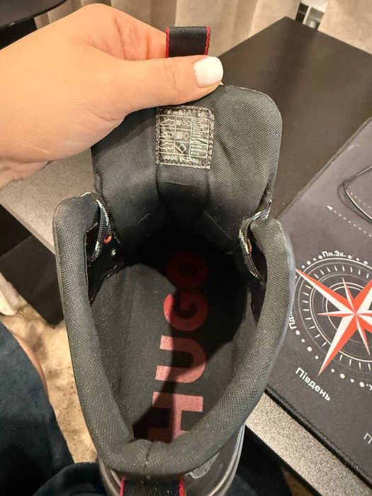 Чоловічі Hugo боти.