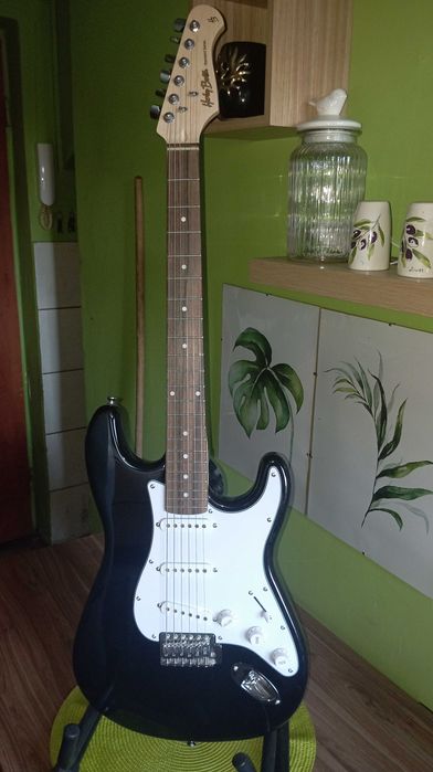 Gitara elektryczna Harley Benton ST-20 BK Stratocaster+ kabel gitarowy i stroik/tuner
