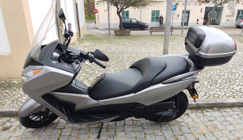 Honda Forza 300, scooter