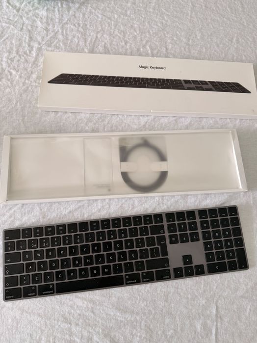 Teclado Apple Magic Keyboard com Teclado Numérico