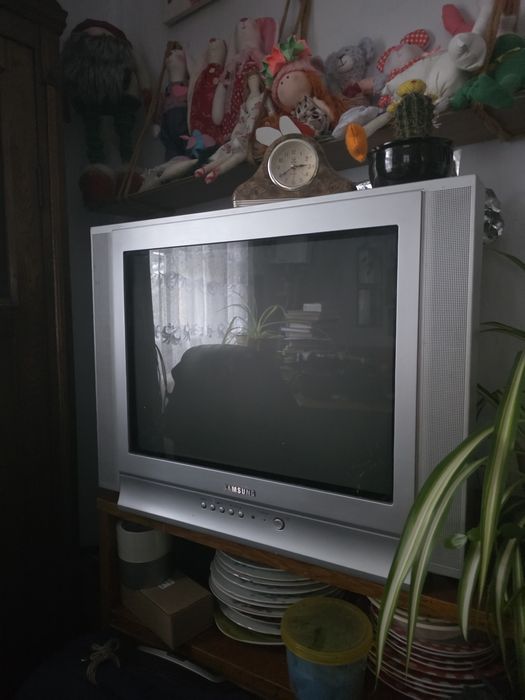 Телевізор Samsung кінескопна модель (CRT).