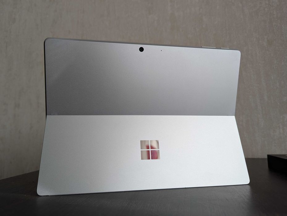 Планшет Microsoft Surface Pro 9 Intel i5-1235u 8/256gb АКБ 100%