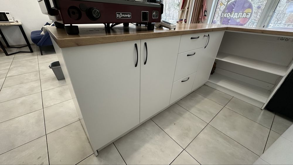 Барна стійка. Бар. Ресепшн. Стійка адміністратора