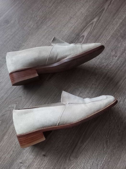 Sapatos clássicos camurça