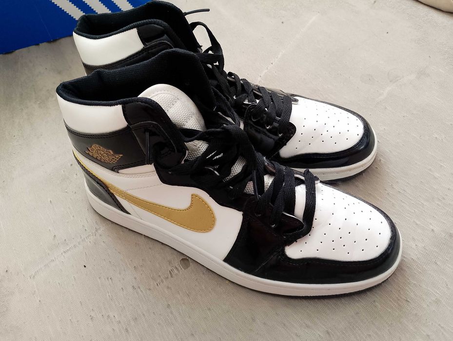 Nike Air Jordan 1 Mid Patent Black White Gold. 42