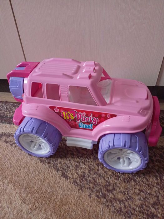 Машинка джип для дівчинки