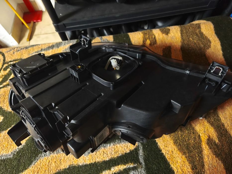 Farol direito bi-xenon direcional BMW X5 E70