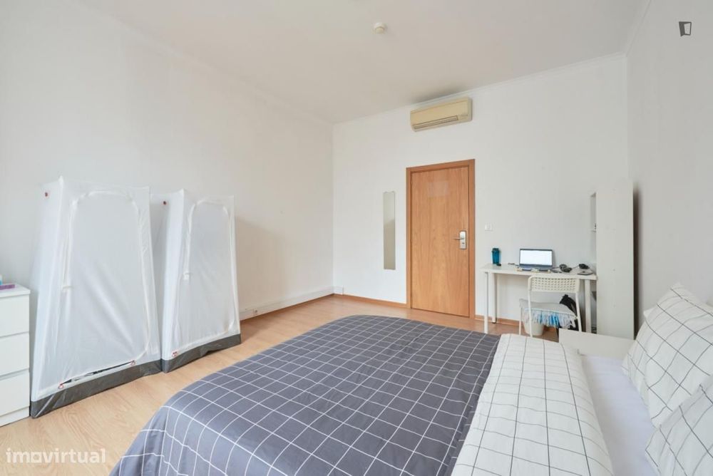 Quarto - localizado em Entrecampos Lisbon