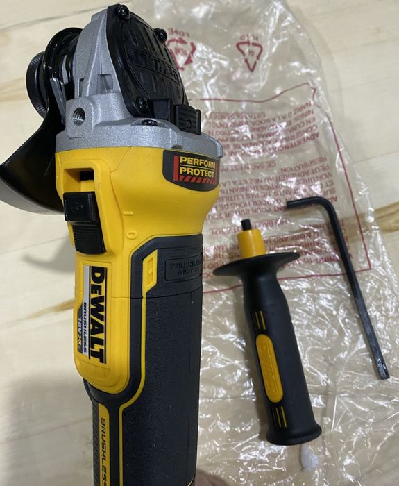 Болгарка DeWALT акумуляторна DCG405N відправка наложним без предоплат