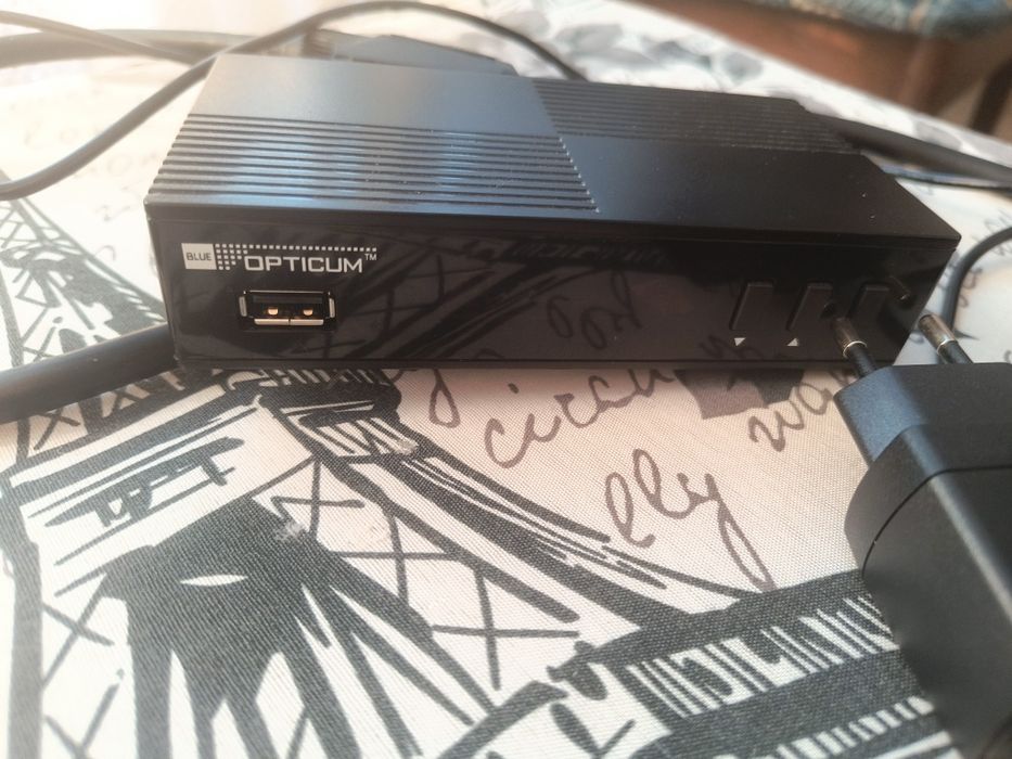 Odbiornik cyfrowy DVB-T2 Opticum Blue R265 Lite.