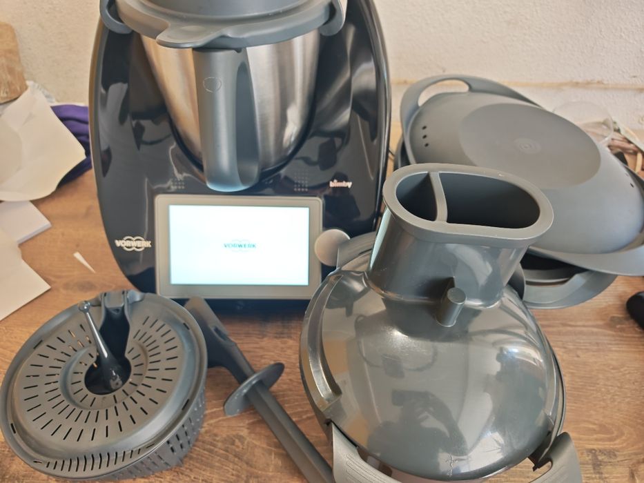 Vorwerk Bimby TM6 Preta Com extras Bom estado