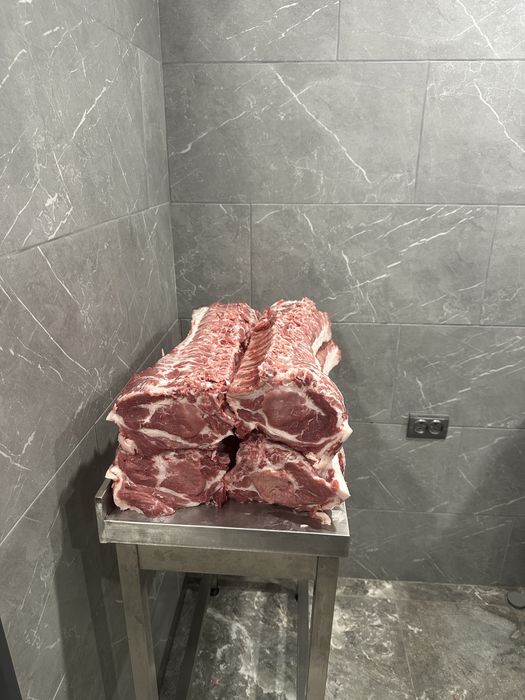 Тушки свинини Оптом  Домашнє сало-мясо Свині