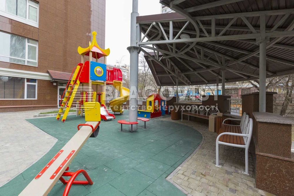 Продаж 3-кім центр вул Антоновича 131 ЖК Парк-хол Горький