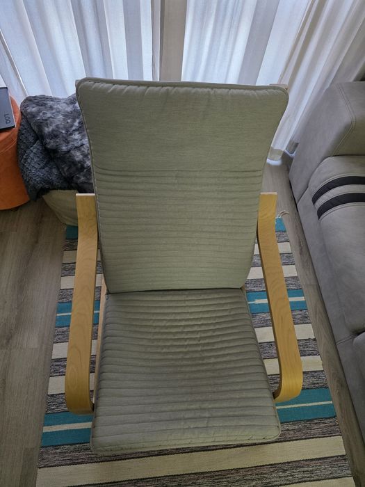 Cadeirão IKEA, com forra vermelha extra