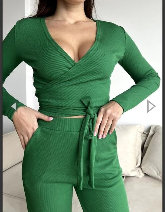 Костюм в рубчик, штани палаццо M-L