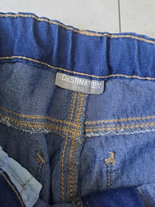 Spodnie jeans 152