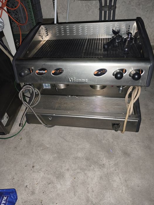 Máquina de Café Profissional Fiamma Prestige (2 Grupos) – Como Nova