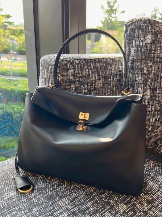 Акция Сумка кожа Balenc*aga 35 см золота фурнитура