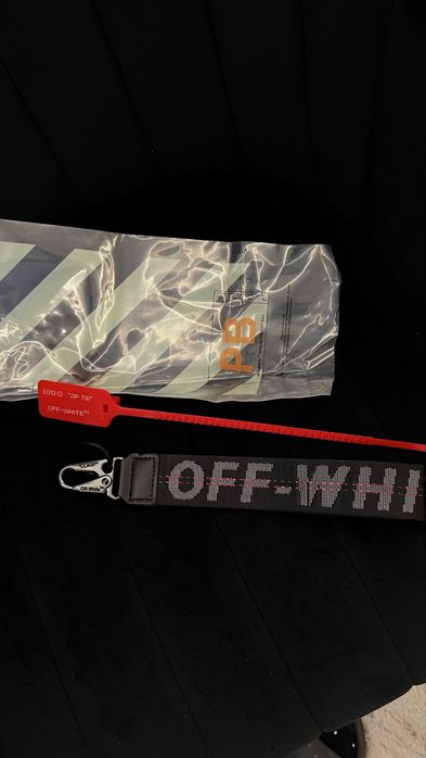 Off White Brelok Czarny