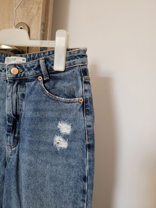 House jeansy z dziurami straight M