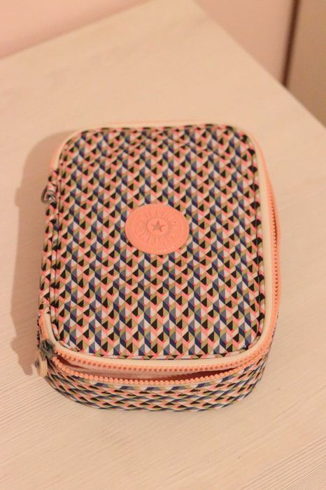Conjunto da Kipling, mochila + estojo + lancheira térmica