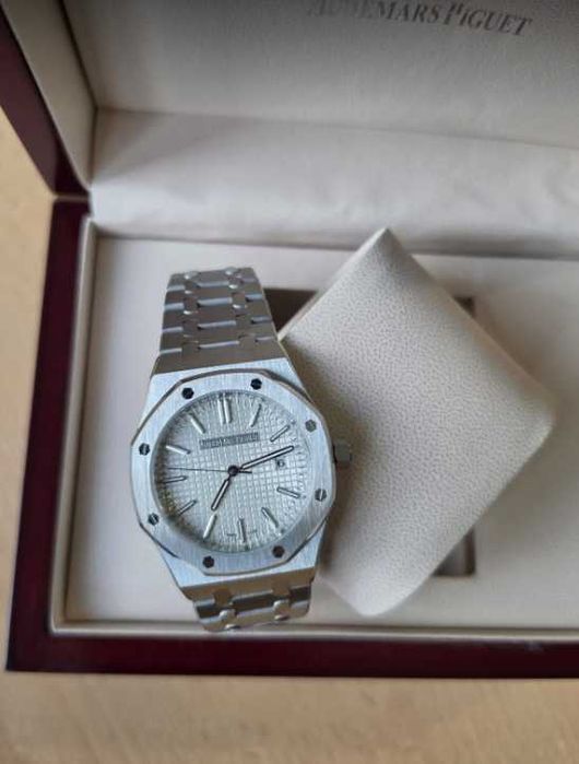 Nowy_Zegarek_Audemars Piguet_ /Mechanizm-biały