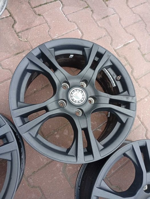 Komplet felg Platin 5x114,3 7Jx16 ET38 Nr.257