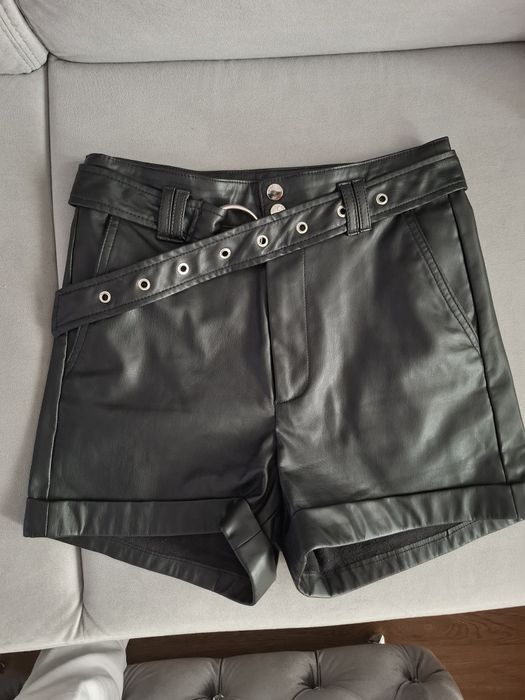 Spodenki szorty skórzane bershka
