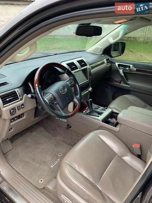 Продам Lexus GX 2011