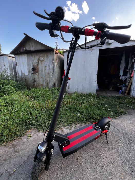 Продам Электросамокат Iscooty
