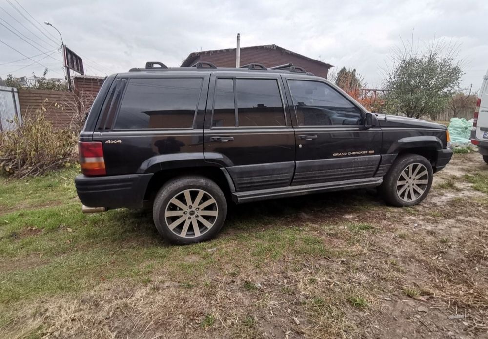 Двері дверка Jeep Grand Cherokee  ZJ 4.0