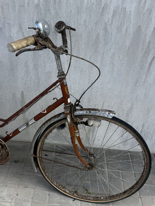 Bicicleta antiga para restauro