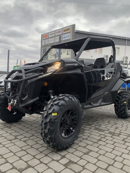 квадроцикл BRP Commander XT1000R