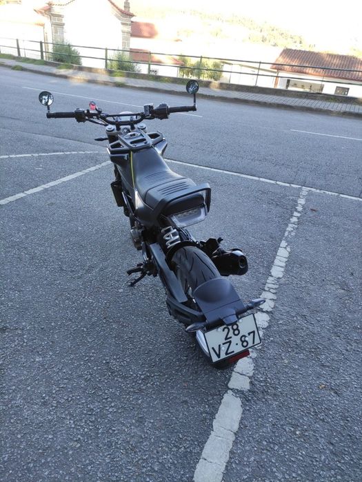 Husqvarna Svartpilen 401