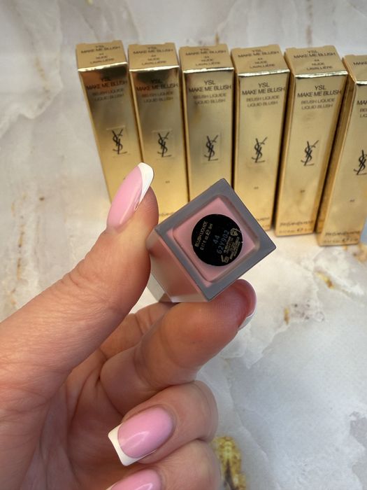 Румʼяна рідкі Yves Saint Laurent 44