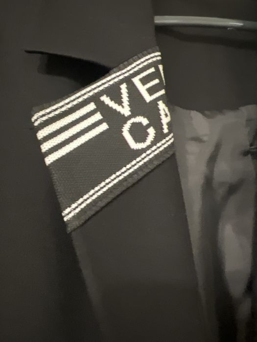 Жіночий чорний піджак на підкладці