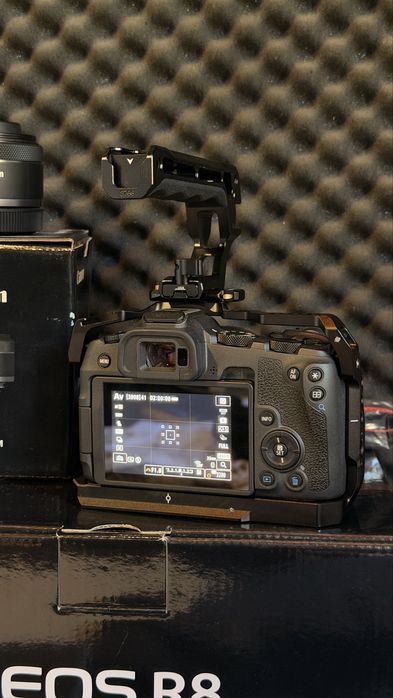 Canon R8 (corpo)
