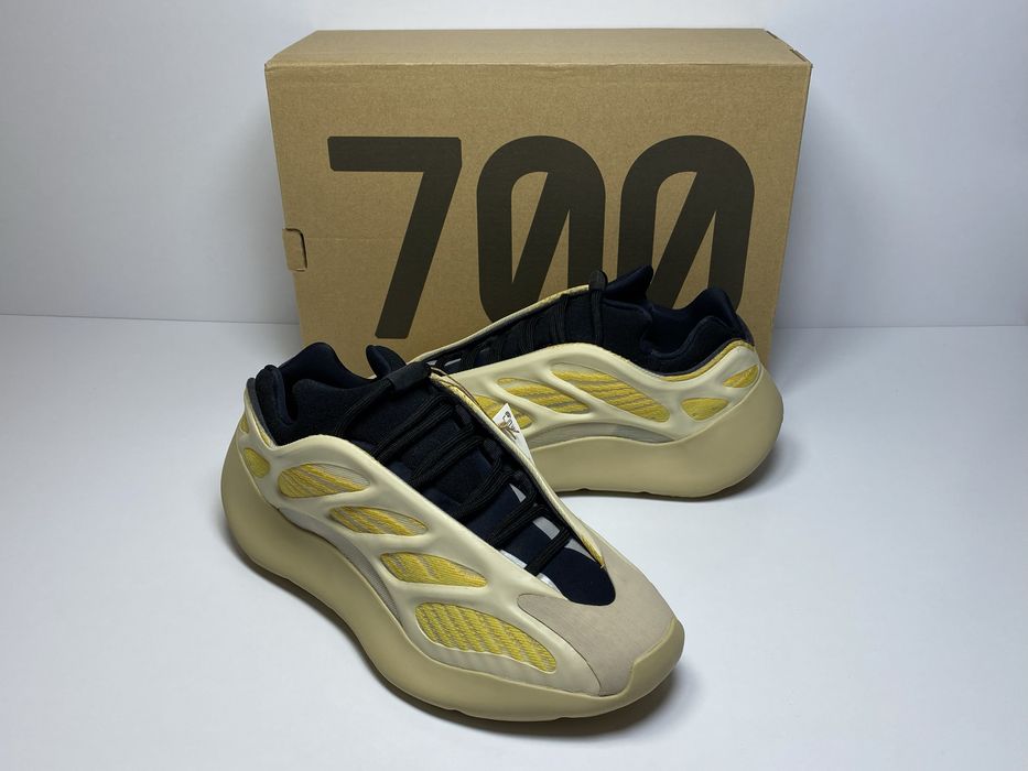 40-25см ОРИГІНАЛ 100% Кросівки ADIDAS YEEZY 700 V3 Safflower G54853