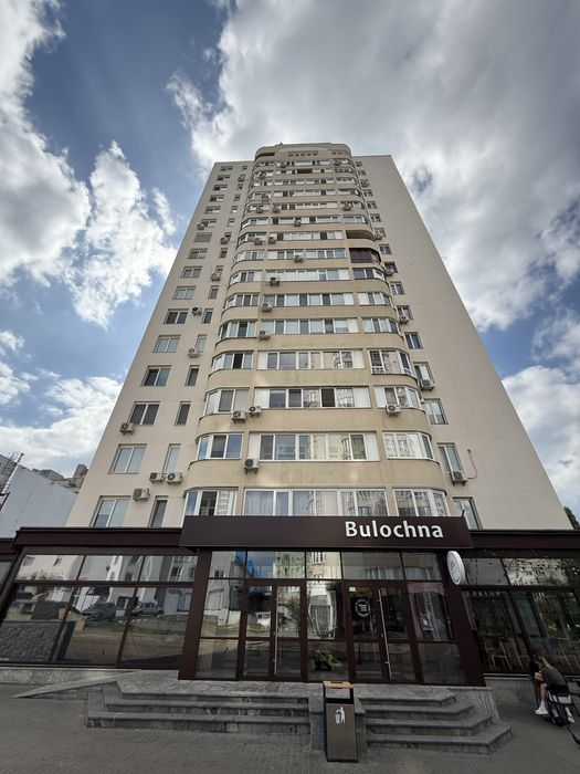 Продаж комерції в класній локації! Перший поверх