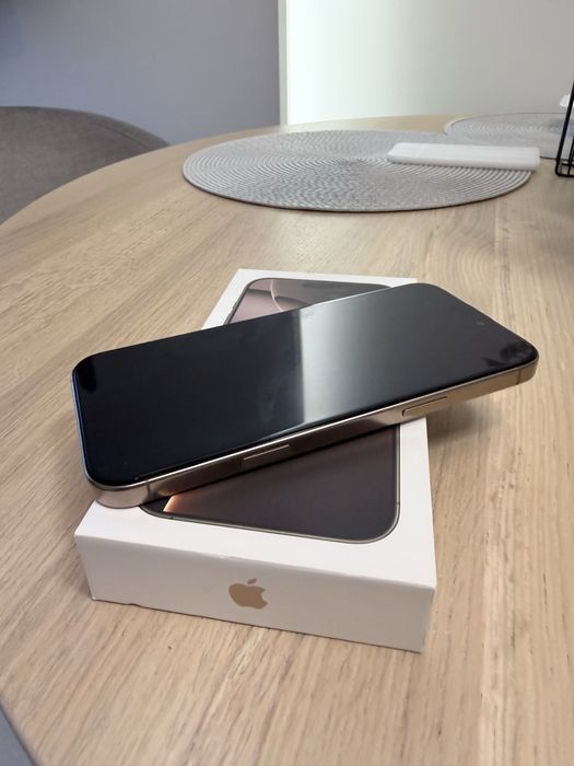 Продам свій  iPhone 16 Pro Max 256Gb стан ідеальний