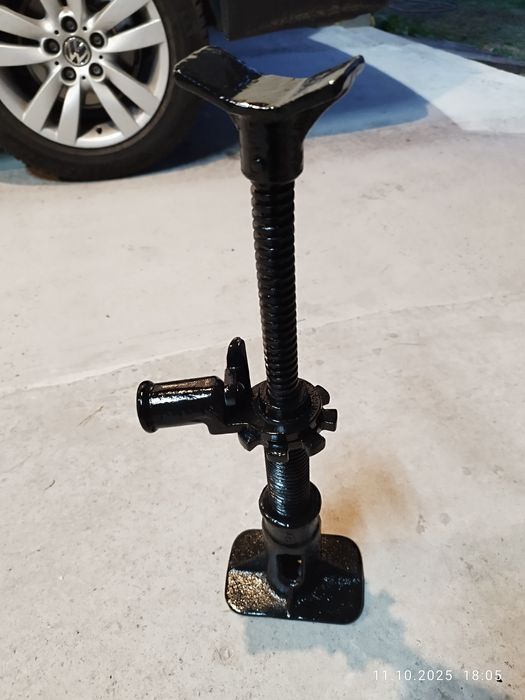 Домкрат 2т механічний