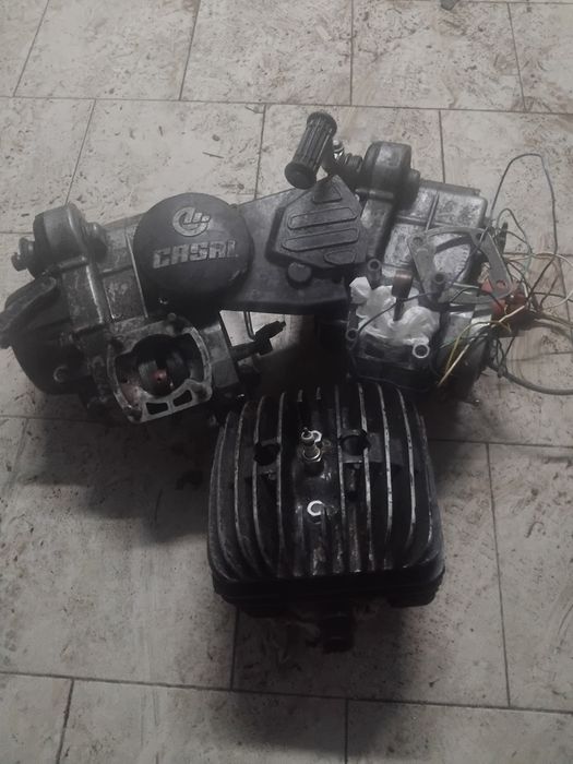 Por falta de palavra vendo 2 motores casal 125cc 1 completo e outro pa