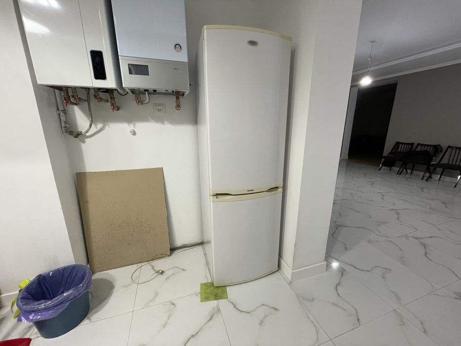 Холодильник Вірпул супер стан