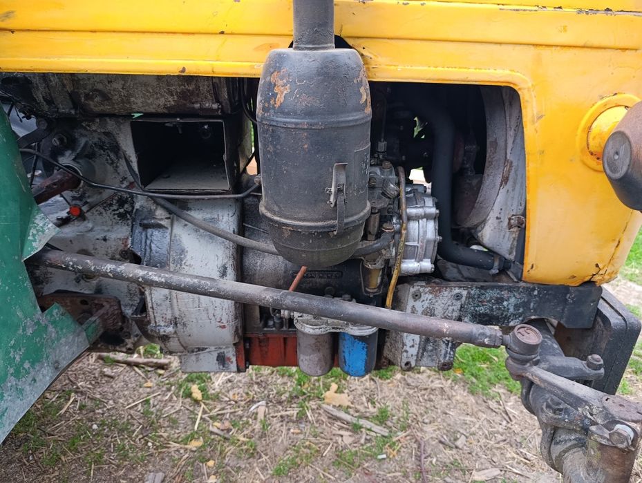 Traktor  ciągnik c330