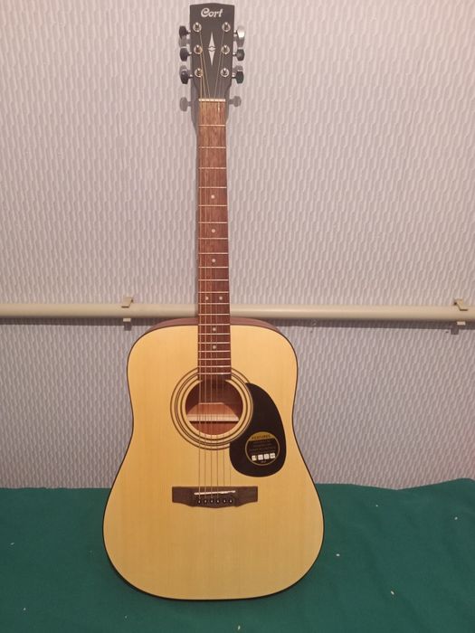 Продам гітару. Нова.