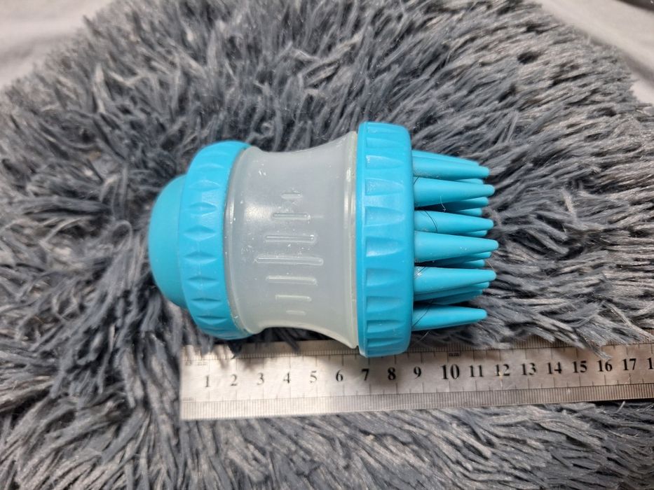 Szczotka do mycia psa.