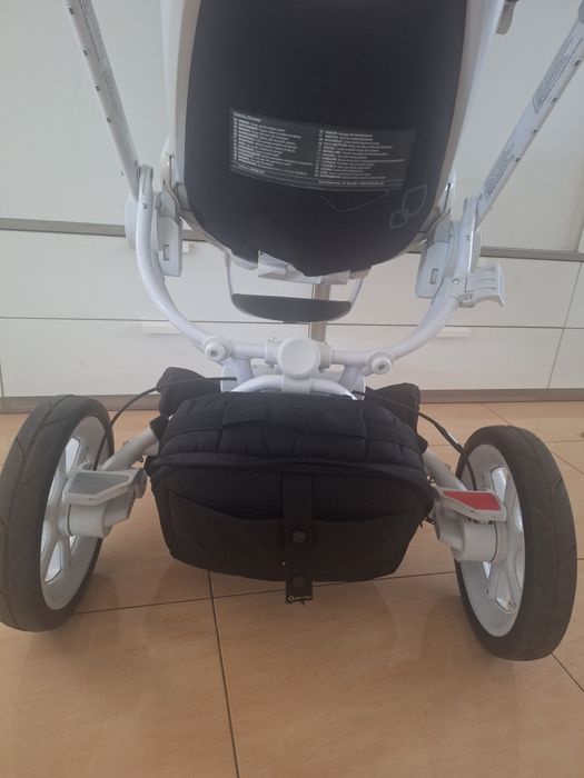 Carrinho Quinny + mochila traseira + capa chuva