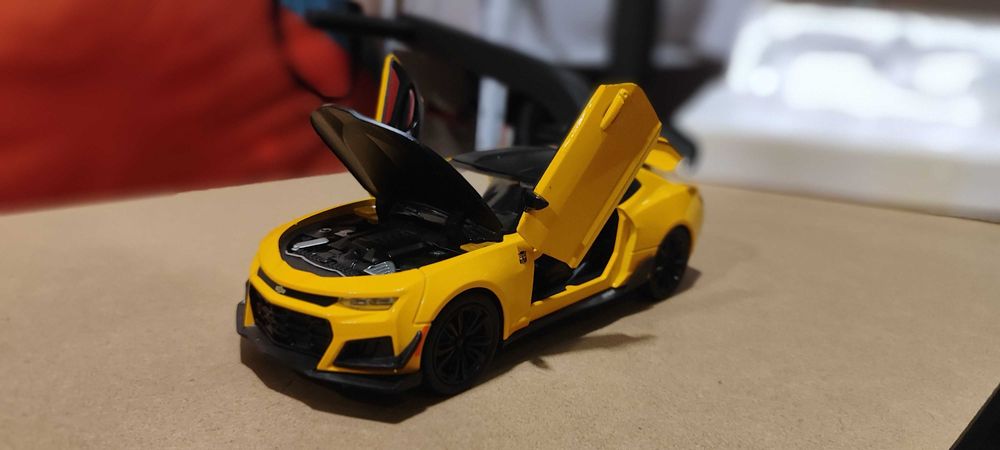 Chevrolet Camaro Model 1:24 Hot Wheels zabawka dla chłopca NOWY