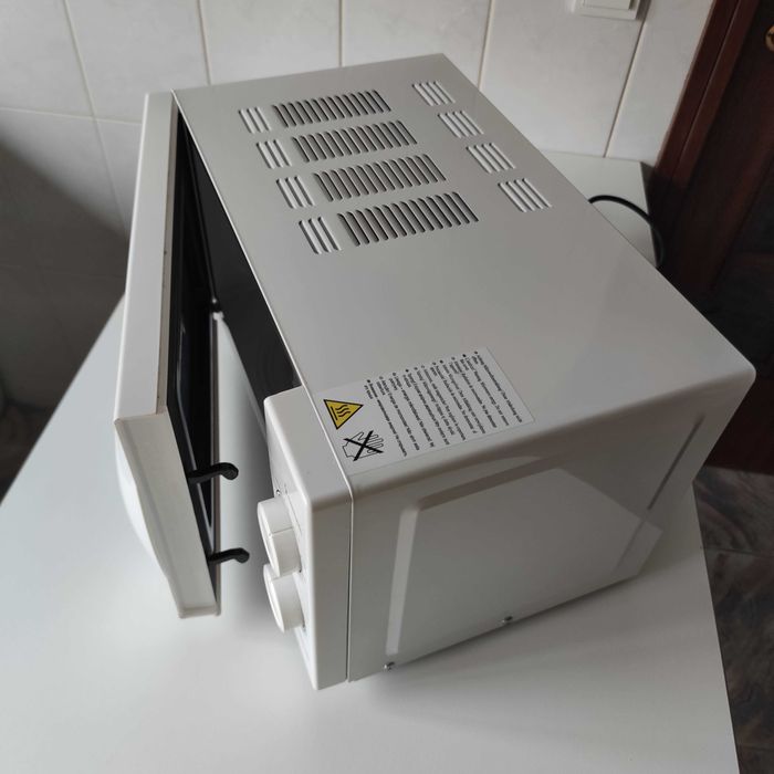 Microondas Candy CMW 2070M