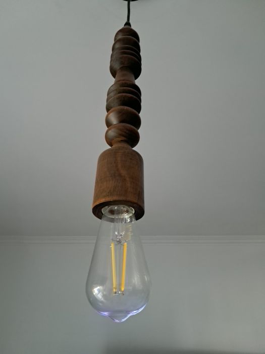 Candeeiro de madeira